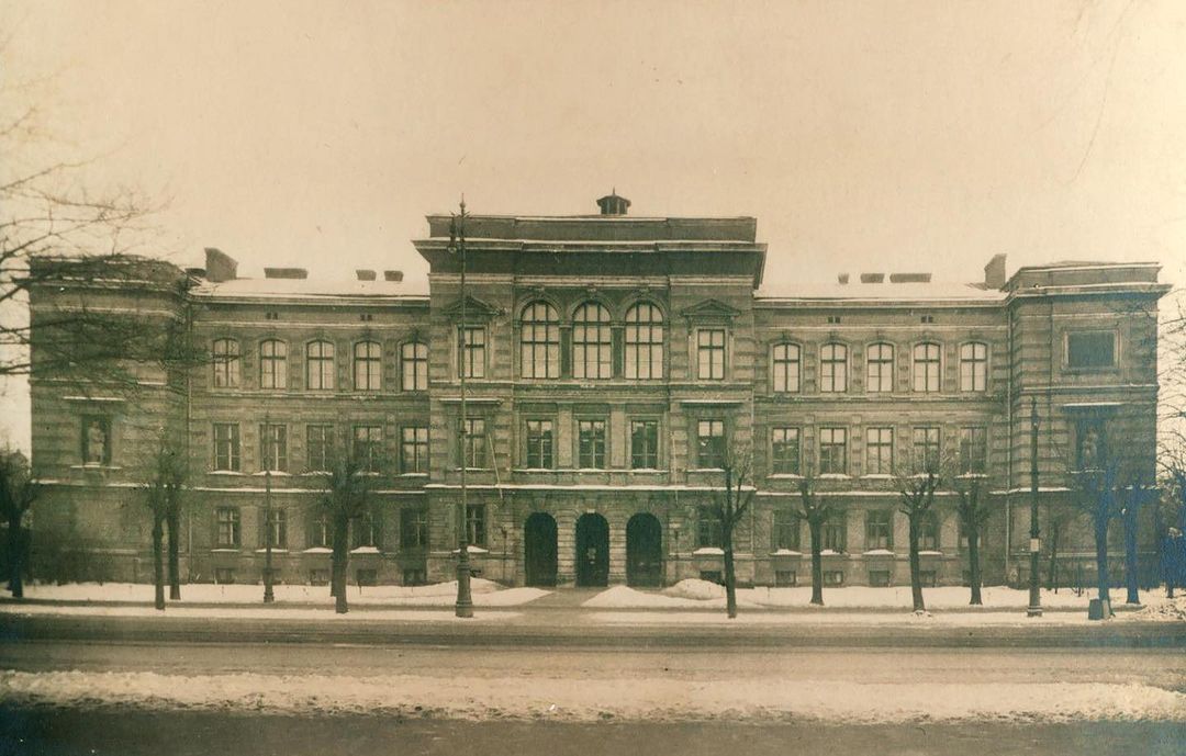 Riga Secondary School No. 3 building on Krišjāņa Valdemāra iela
