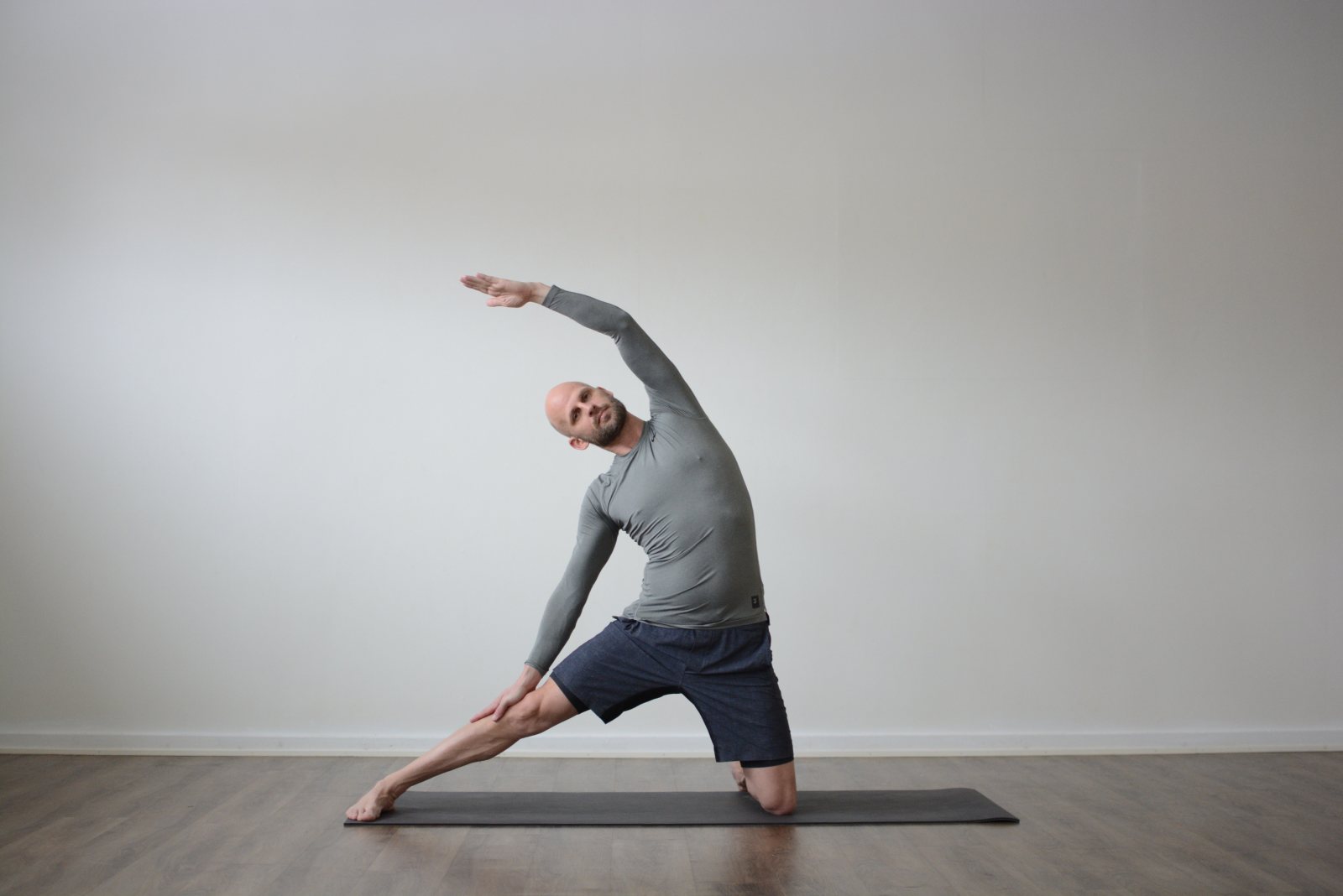 Parighasana (Gate Pose)